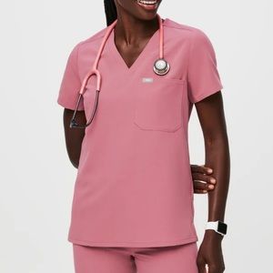 Figs womens scrubs rose quartz - pant is petite/ short sizing